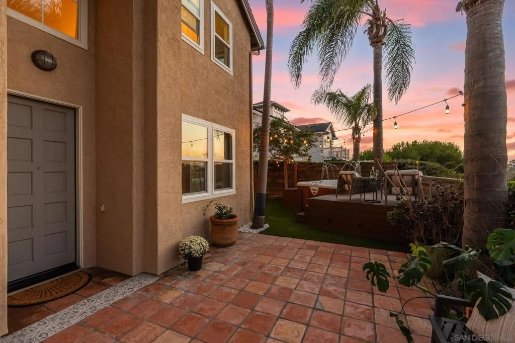 Photo of 3152 Levante St