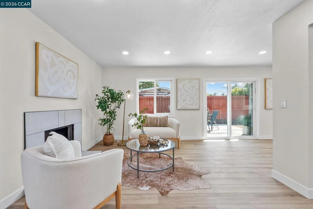 Photo of 2697 Mayfair