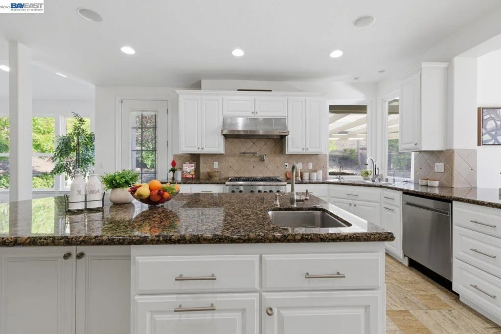 Photo of 48564 Avalon Heights Ter