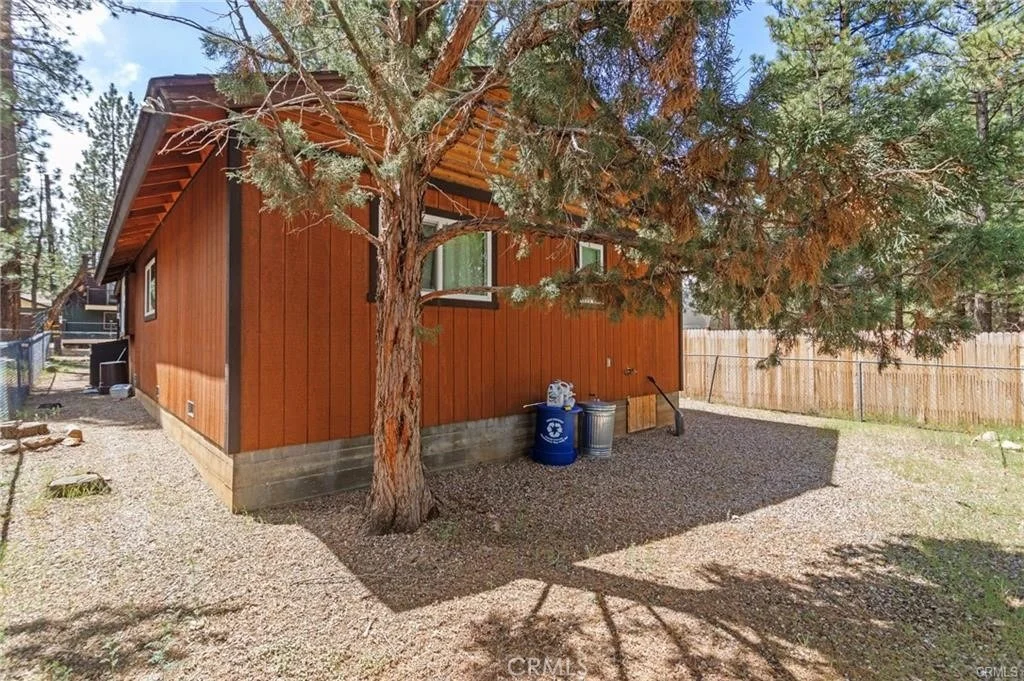 Photo of 2051 6th