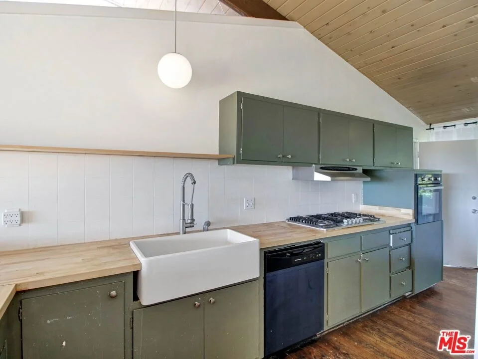 Photo of 3557 Serra Road