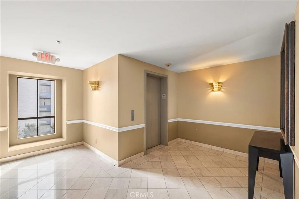 Photo of Unit 302 at 35 Linden