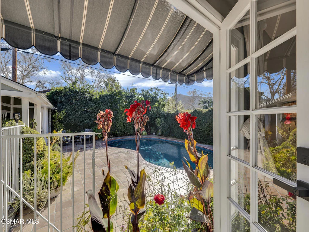 Photo of 1524 W Riverside Drive
