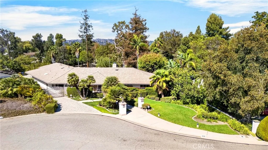 Photo of 619 Lakeside