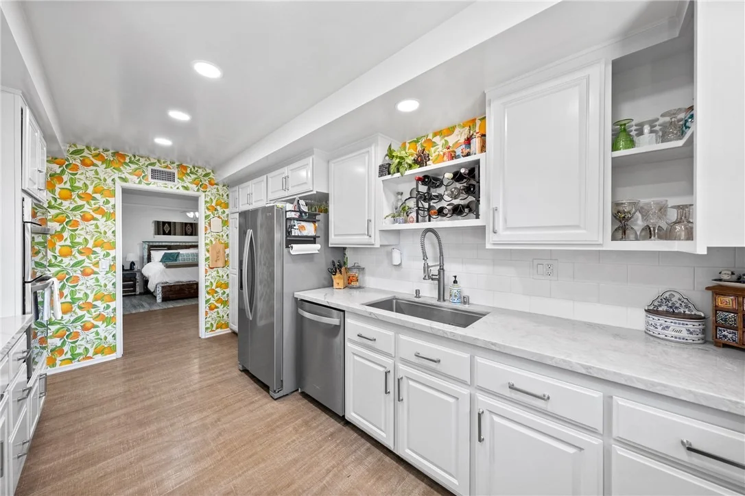 Photo of 1408 E Fairway Dr