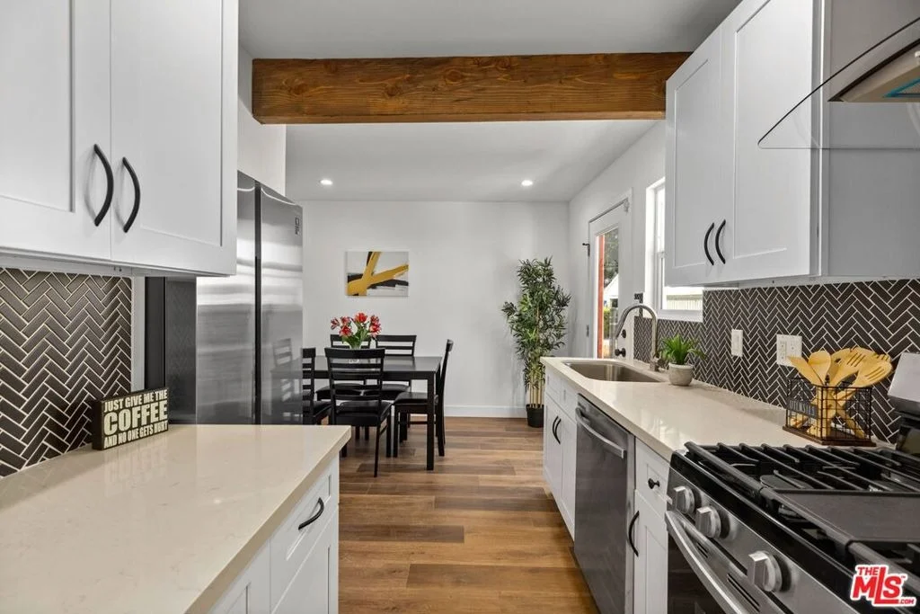 Photo of 231 W Cedar Avenue