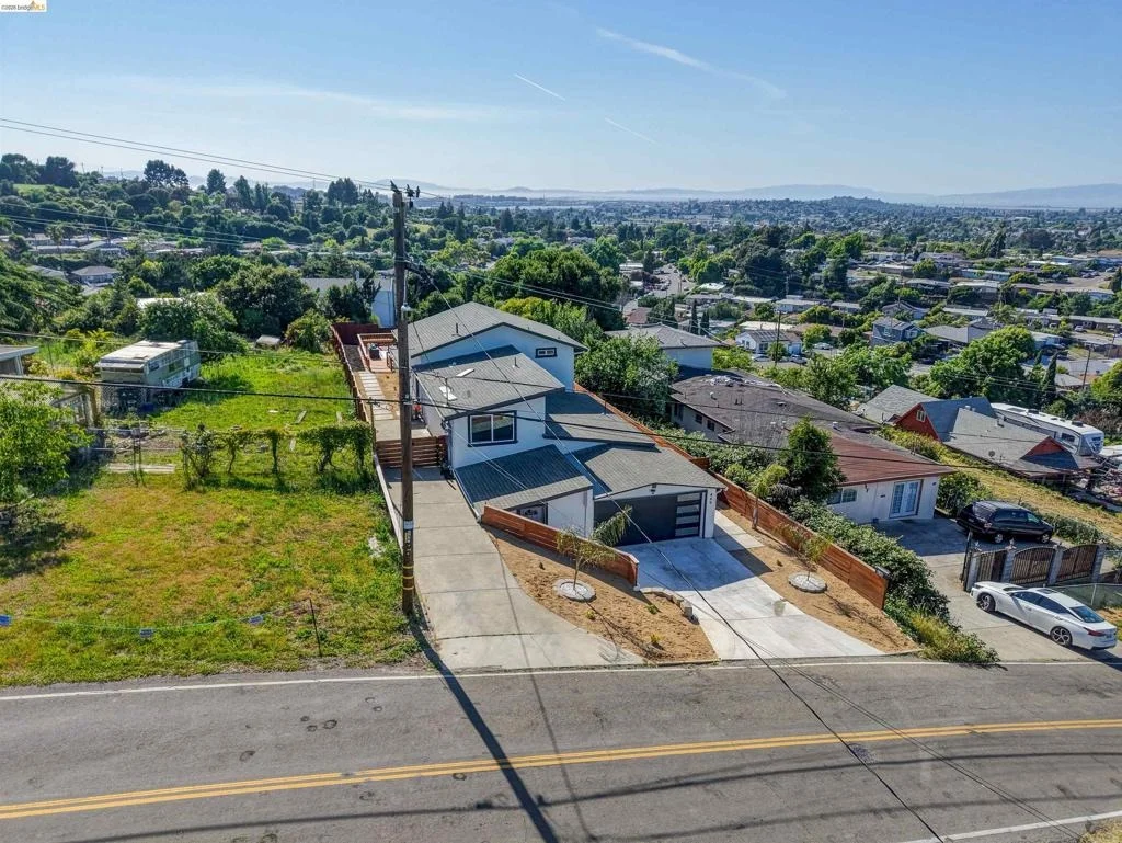 Photo of 449 GILCREST