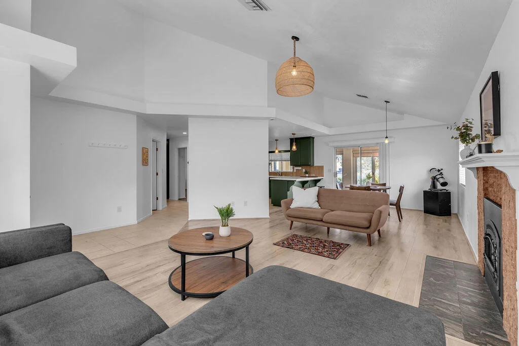 Photo of 7815 Sunset Road