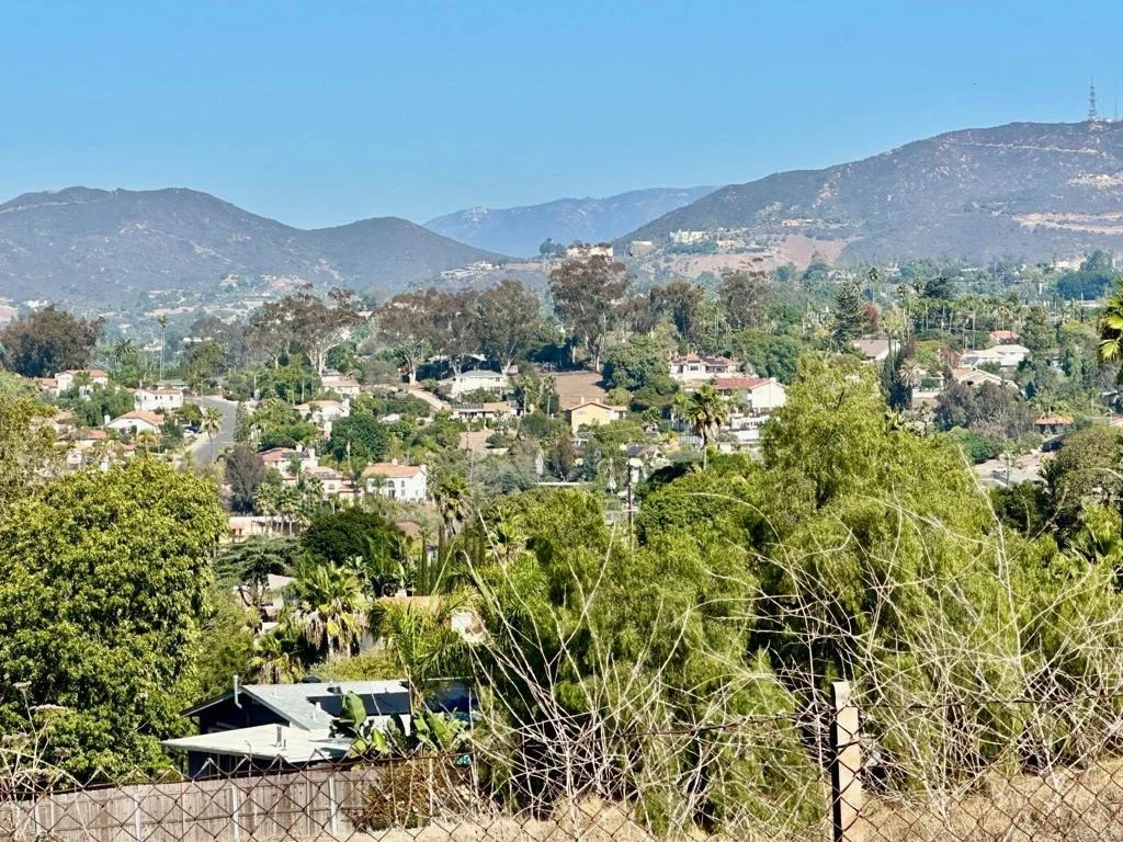 Photo of 880 Crest View Rd
