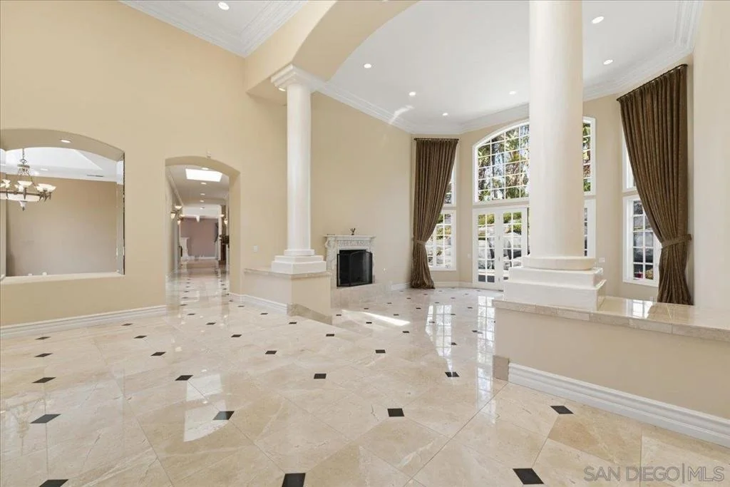 Photo of 6150 Avenida Alteras