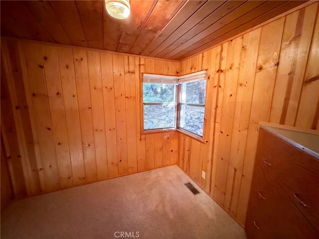 Photo of 23679 Hillside
