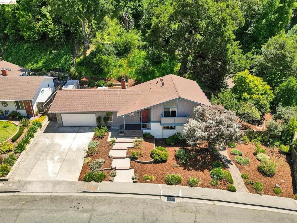 Photo of 2826 Wright Ave