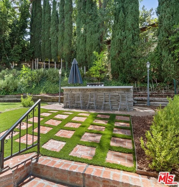 Photo of 19540 Wells Drive