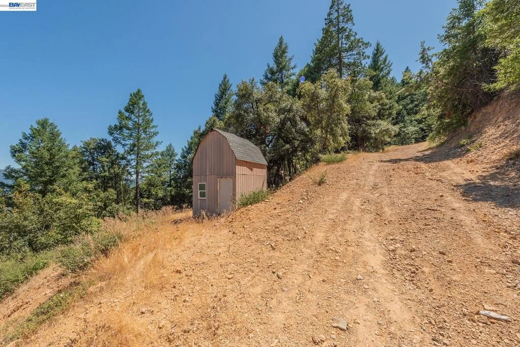 Photo of 190 Moore Gulch