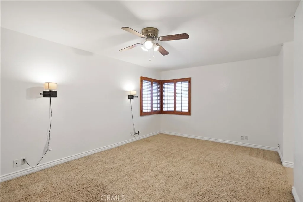 Photo of 1676 Sumac
