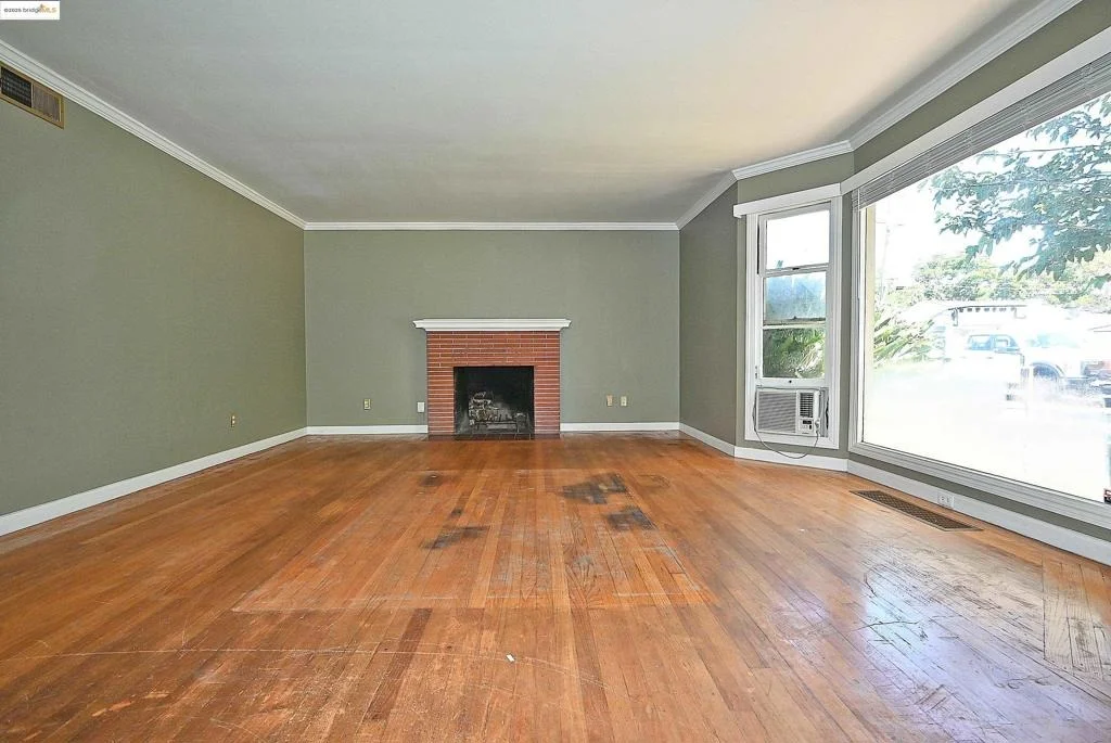 Photo of 2343 Almond Ave