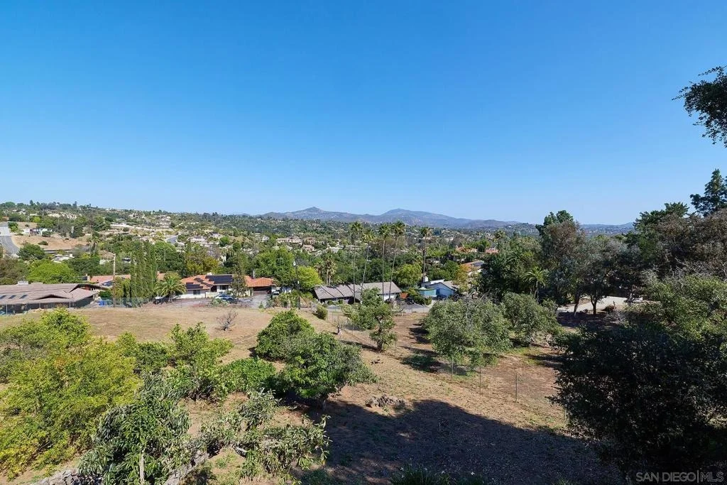 Photo of 2448 Royal Crest