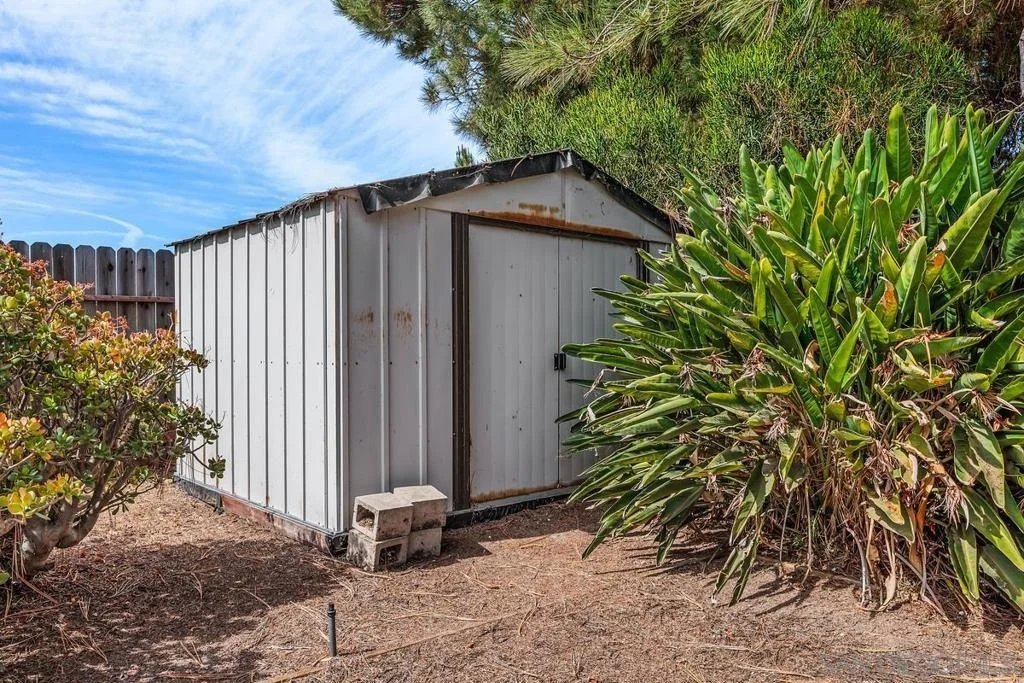 Photo of 5220 Mandarin Dr.