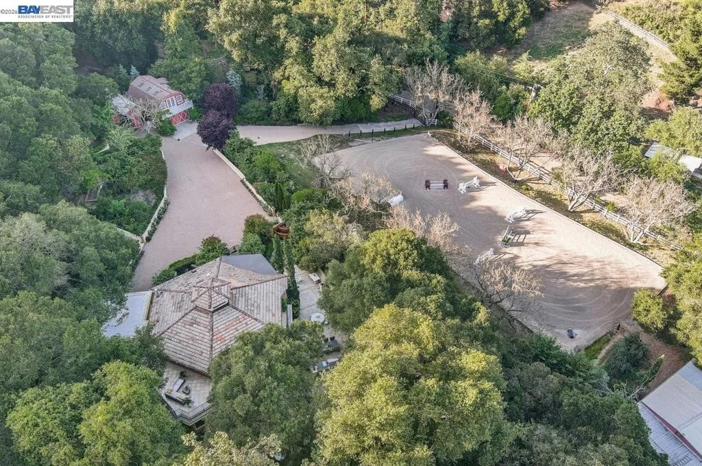 Photo of 35655 Palomares Rd