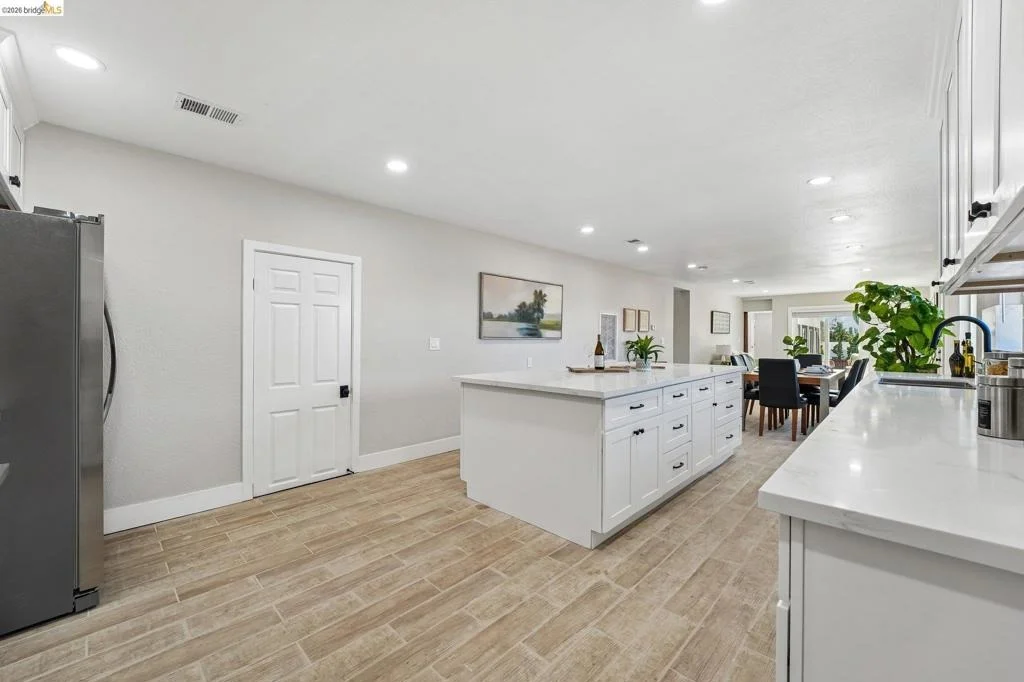 Photo of 449 GILCREST