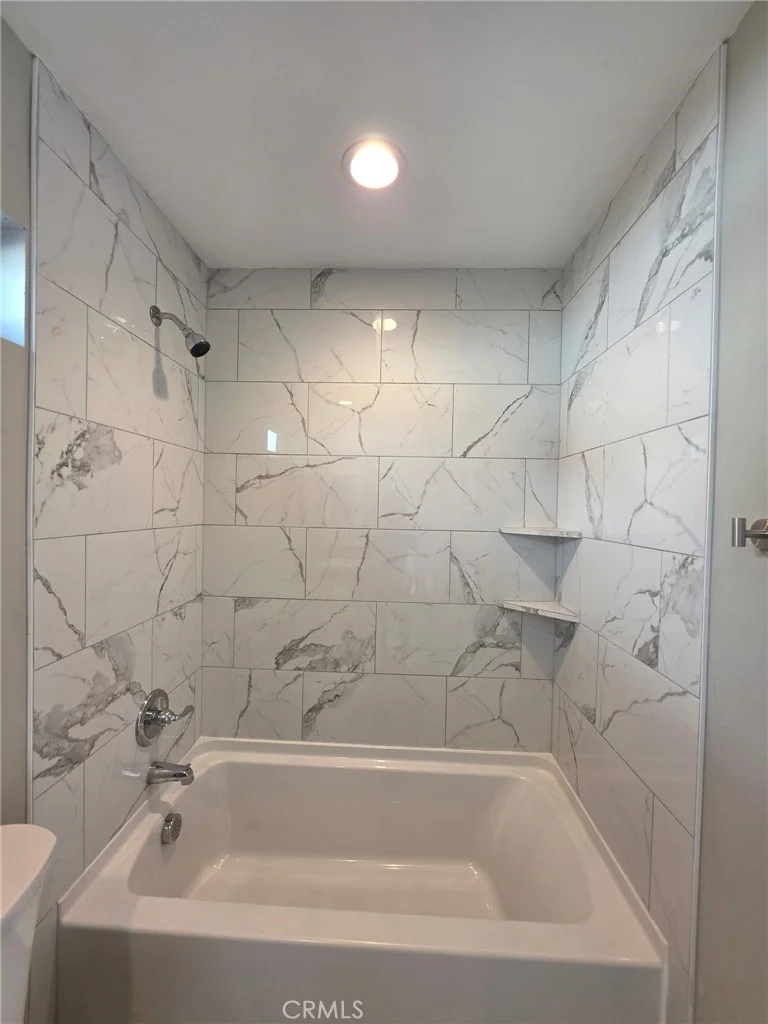 Photo of 419 W Devonshire Avenue