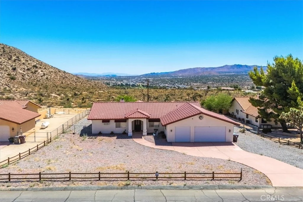 Photo of 7495 Canyon Drive