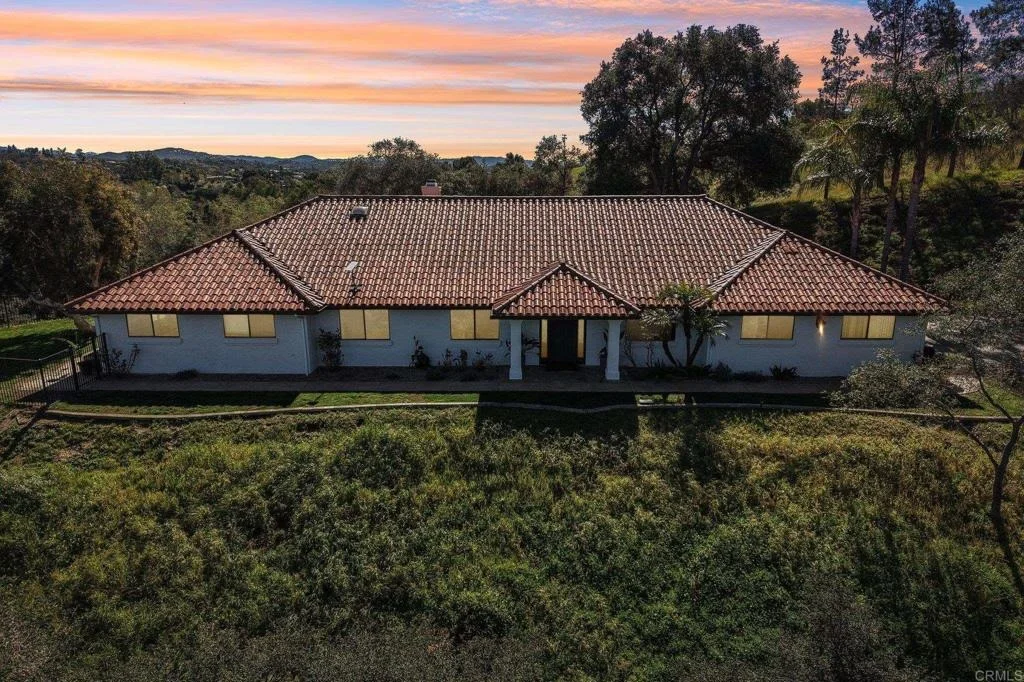 Photo of 707 S Live Oak Park Road