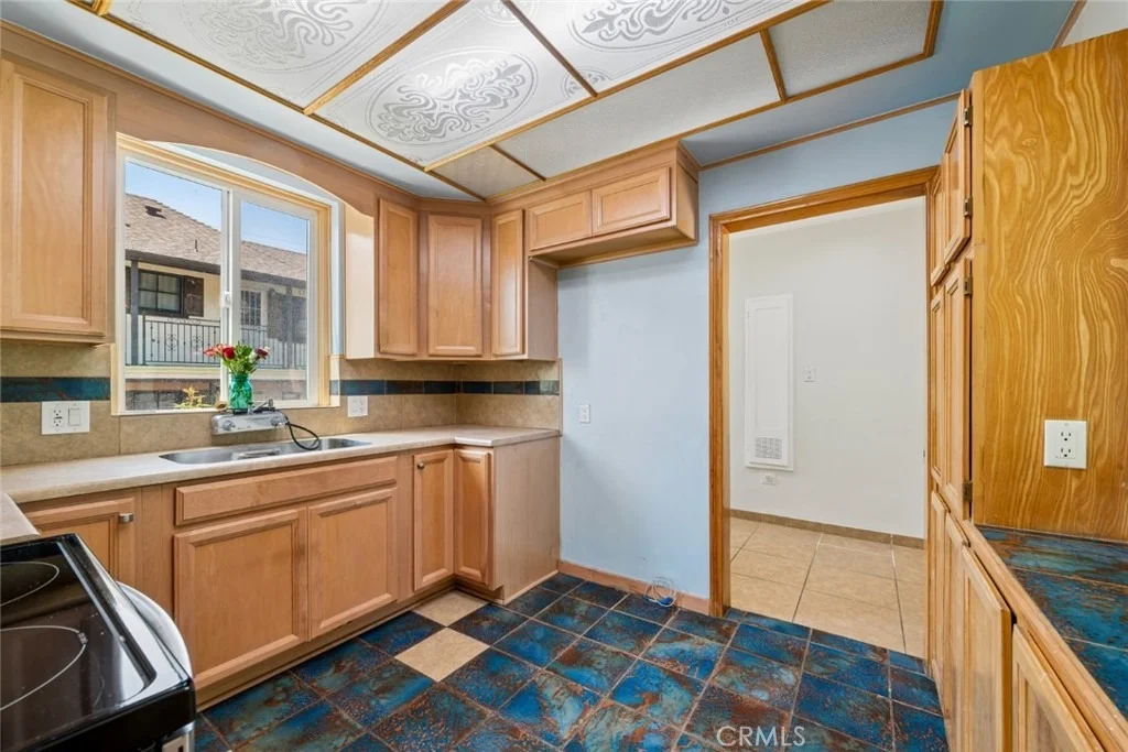 Photo of 449 W Elm Avenue