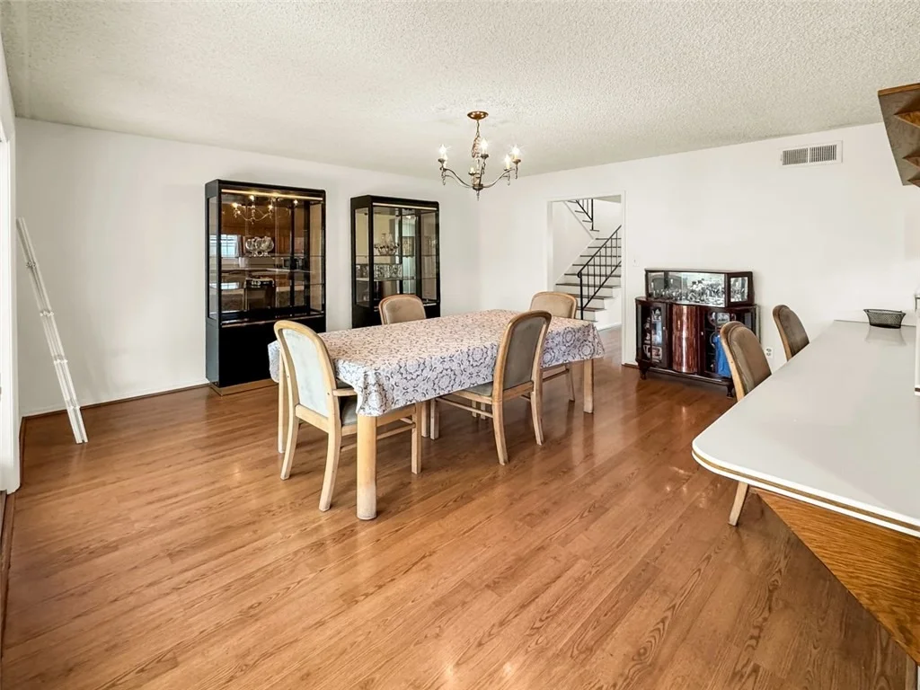 Photo of 10415 Valley View Avenue
