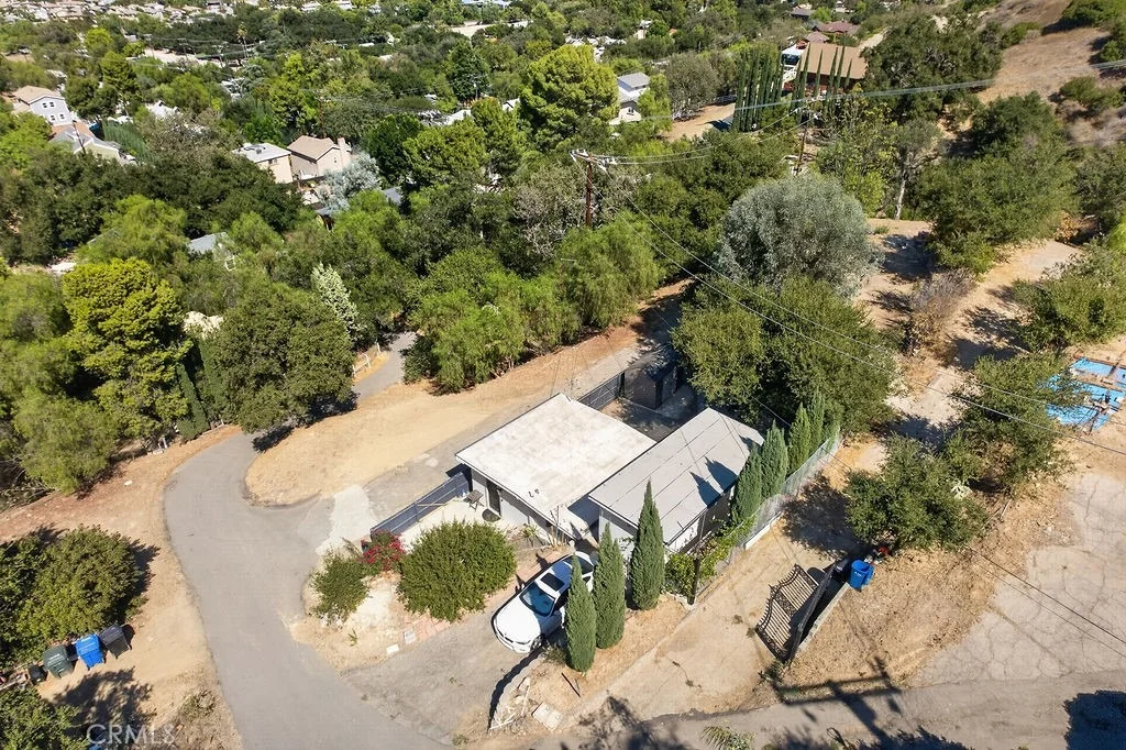 Photo of 1068 Loma Lane