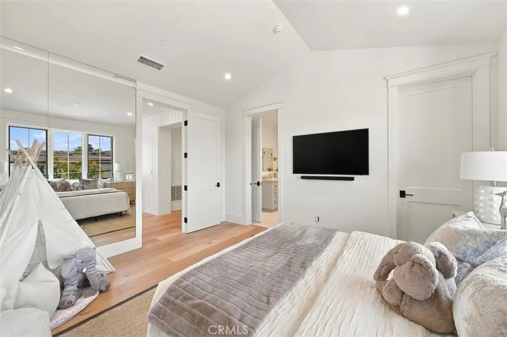 Photo of 1002 10th