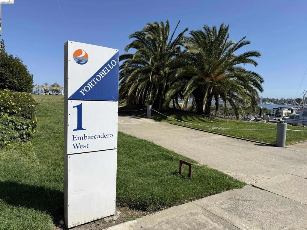 Photo of Unit 353 at 1 Embarcadero