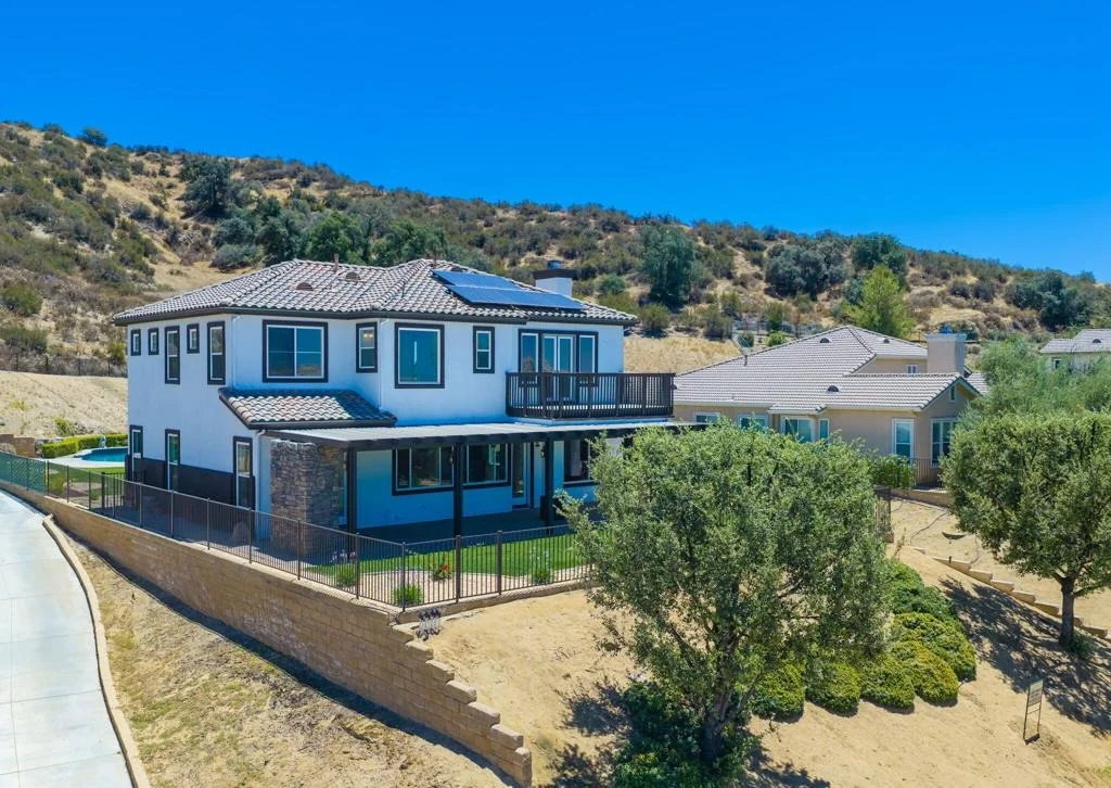 Photo of 13435 Canyon Crest Road