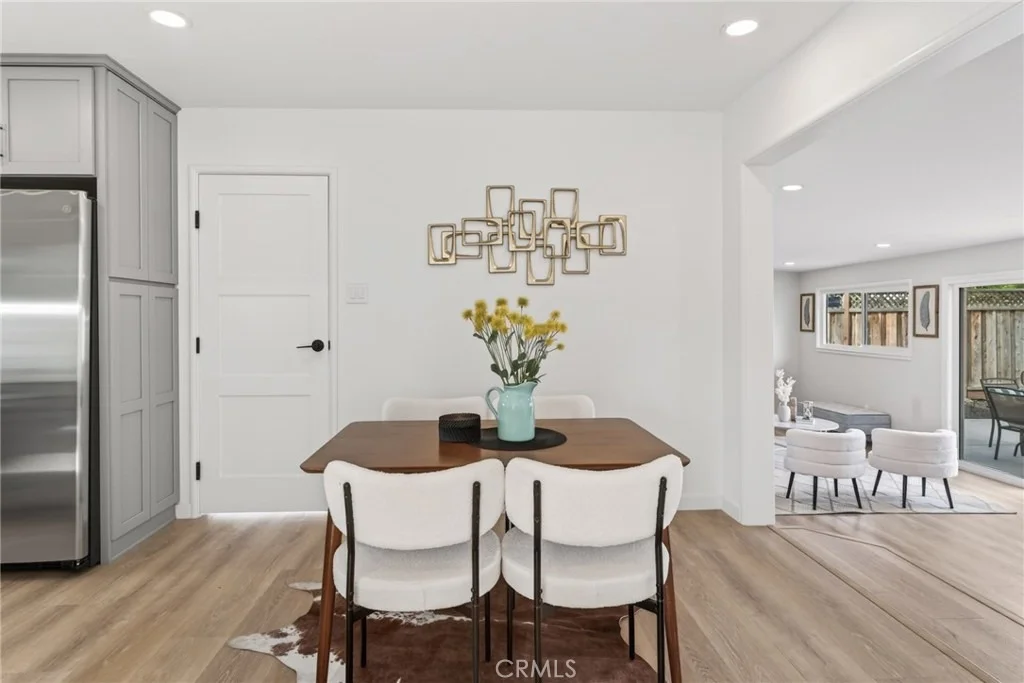 Photo of 4761 Central