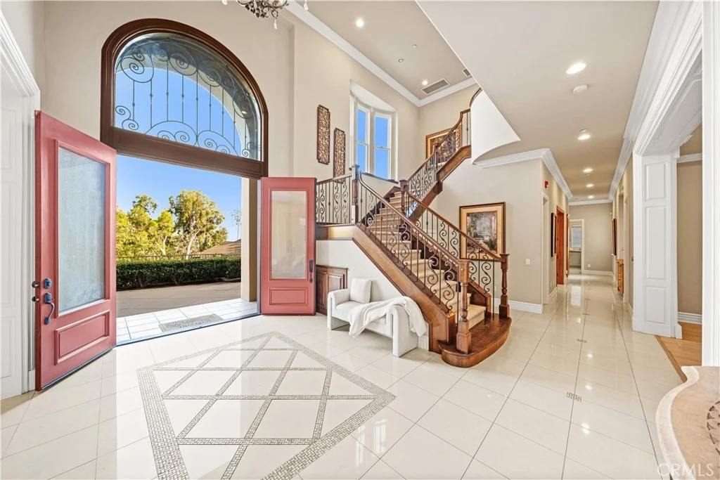 Photo of 325 N Terrace View