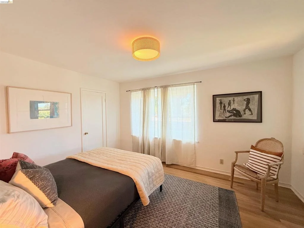 Photo of Unit B at 1419 Northside Ave