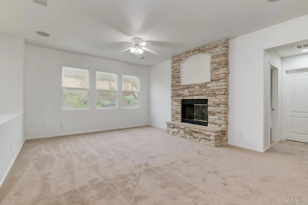 Photo of 870 Avenida Abeja