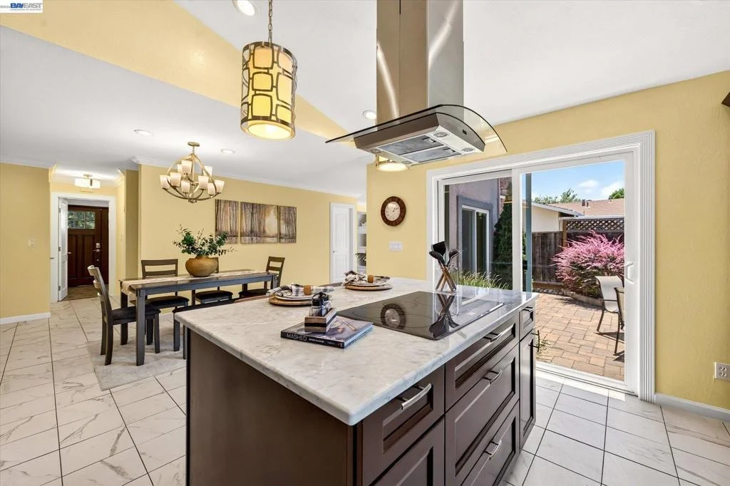 Photo of 2358 Crestline Rd
