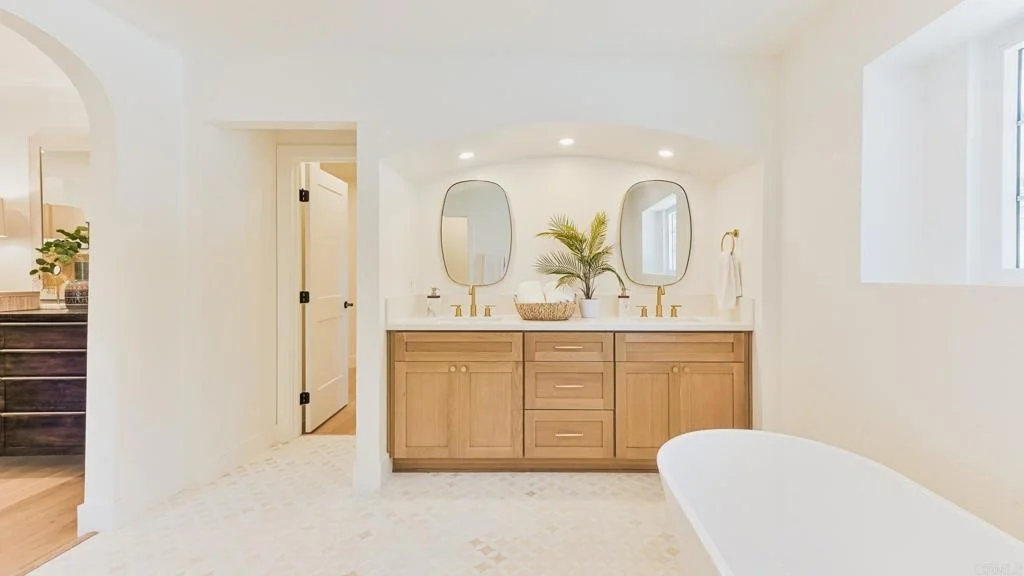 Photo of 2399 Ivy Road