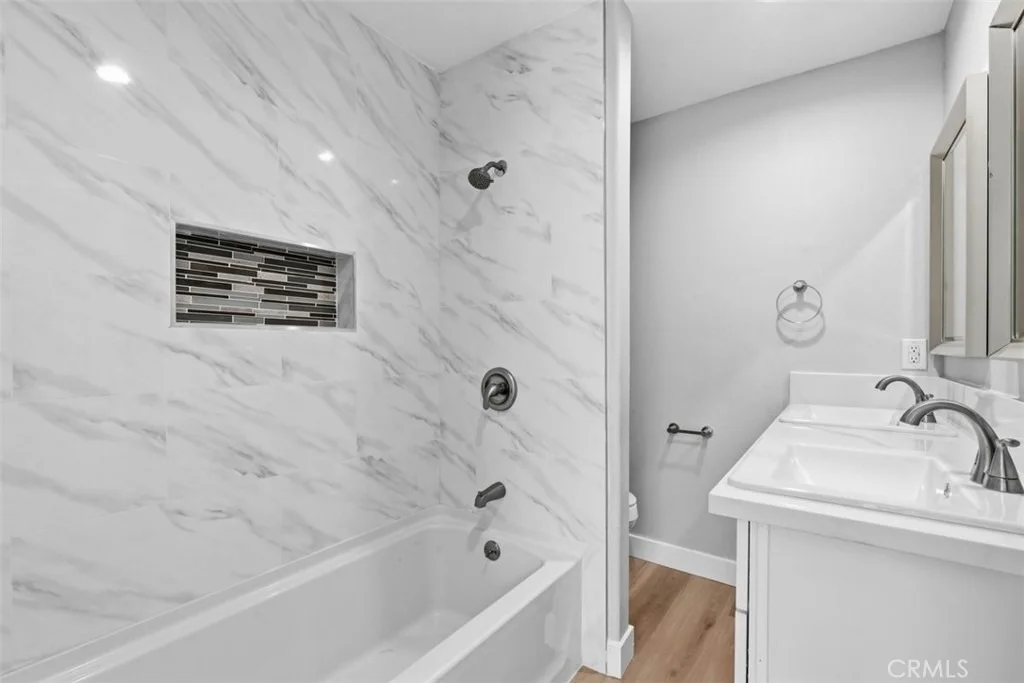 Photo of 2864 Colima