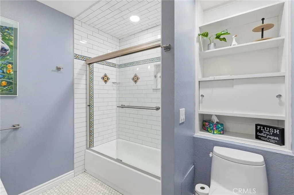 Photo of 31016 E Sunset Drive N