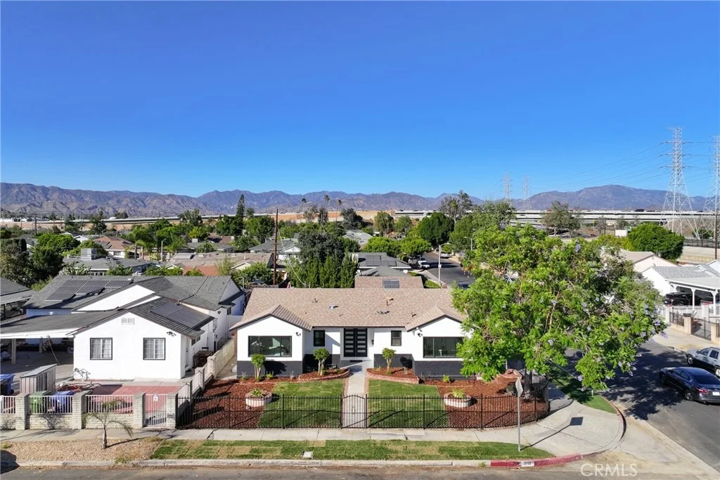 Photo of 8908 8910 Lev Avenue