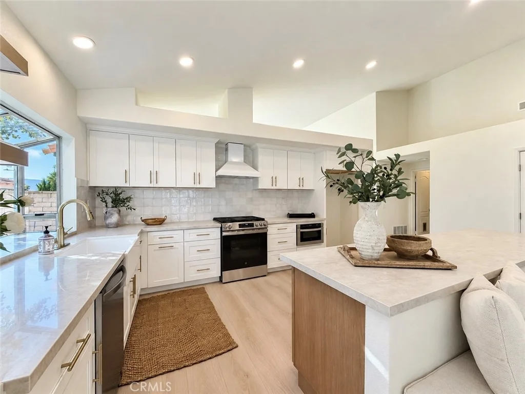 Photo of 35584 Larkspur