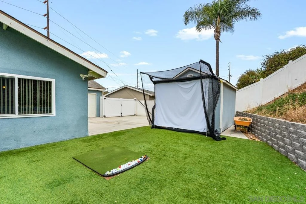 Photo of 107 Thrasher