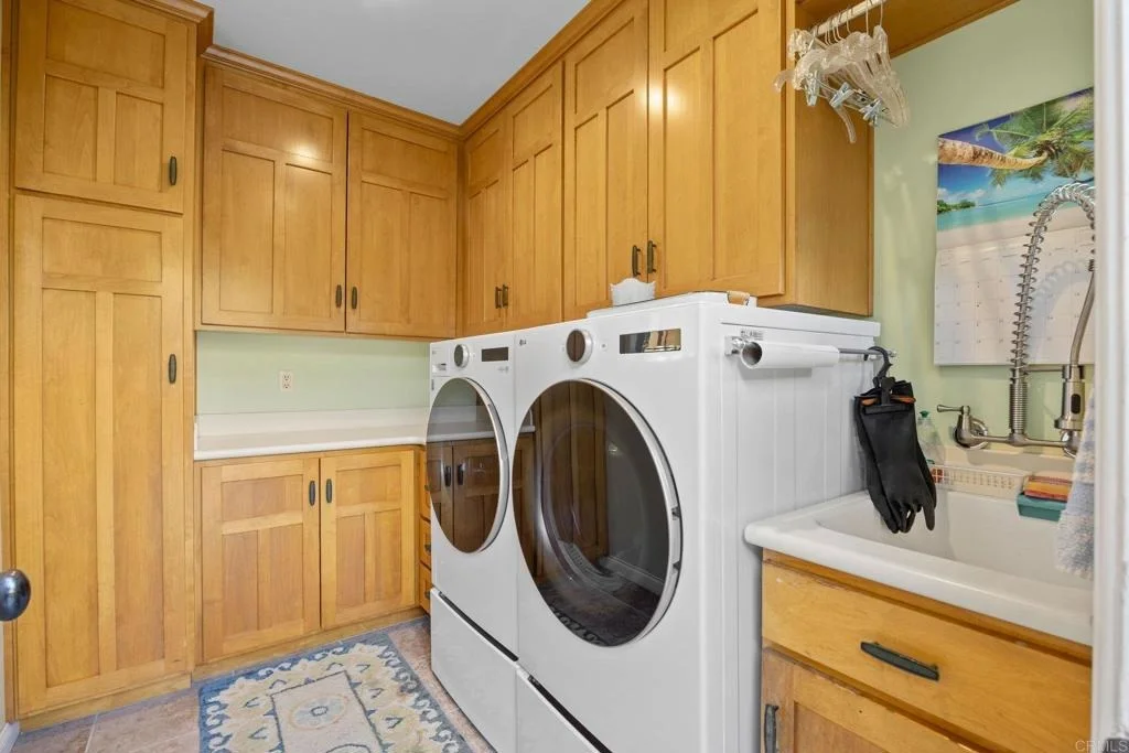 Photo of 1818 Avocado Road