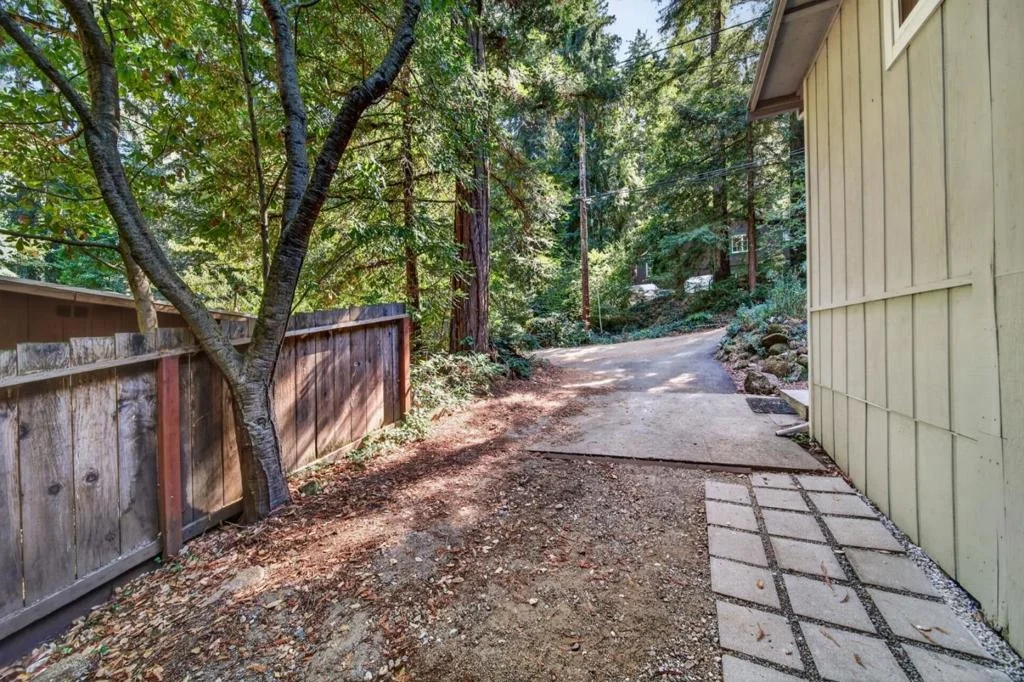 Photo of 121 Mahogany Way