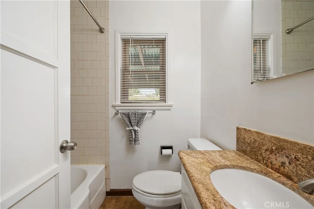 Photo of 705 E Janice