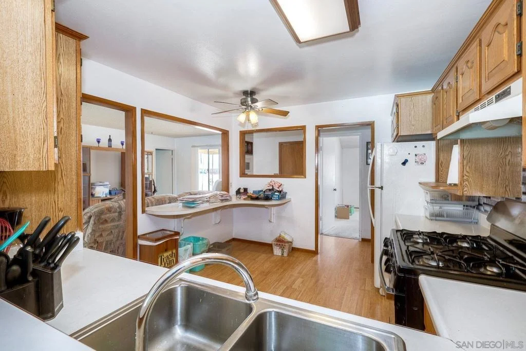 Photo of 965 Spinel Ave