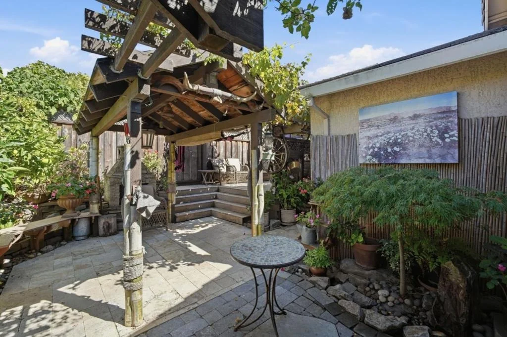 Photo of 1055 Eagle Drive