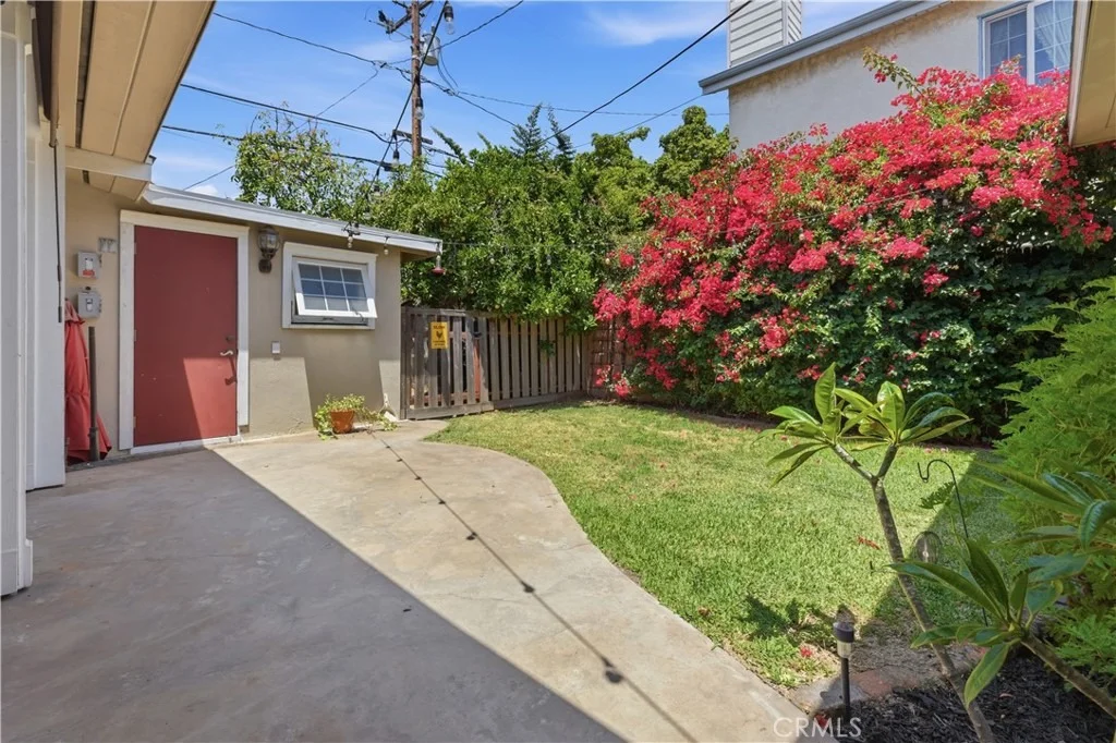 Photo of 3327 N Studebaker